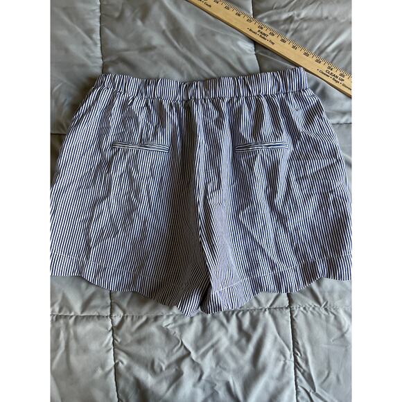 Armani exchange, blue, and white pin, striped scalloped shorts size‎ large ￼ - Picture 5 of 7